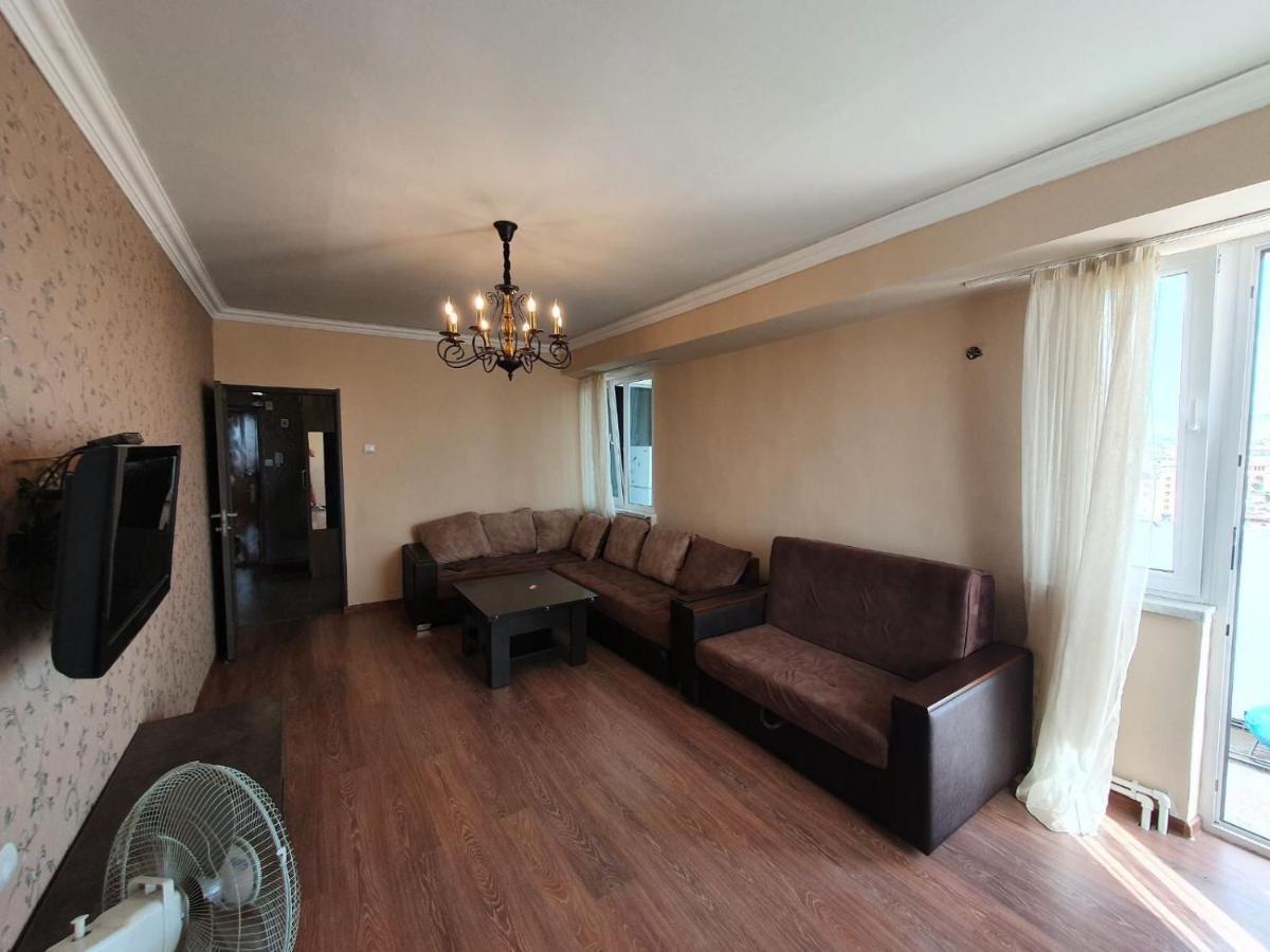 Apartment In Yerevan On Amiryan Street Exterior photo